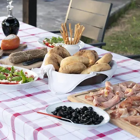 Italian Experience - Nespola 农家乐 *